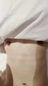 无套约炮爆操00后，男朋友满足不了找我偷腥