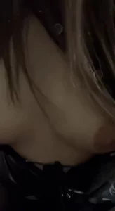 皮衣美女做爱前戏