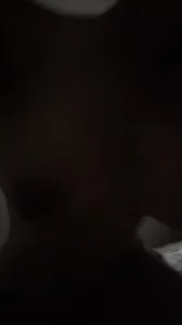 大奶妹自己说下面太湿了