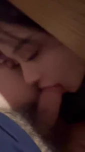约少妇到小包间吃饭一不留神就被口